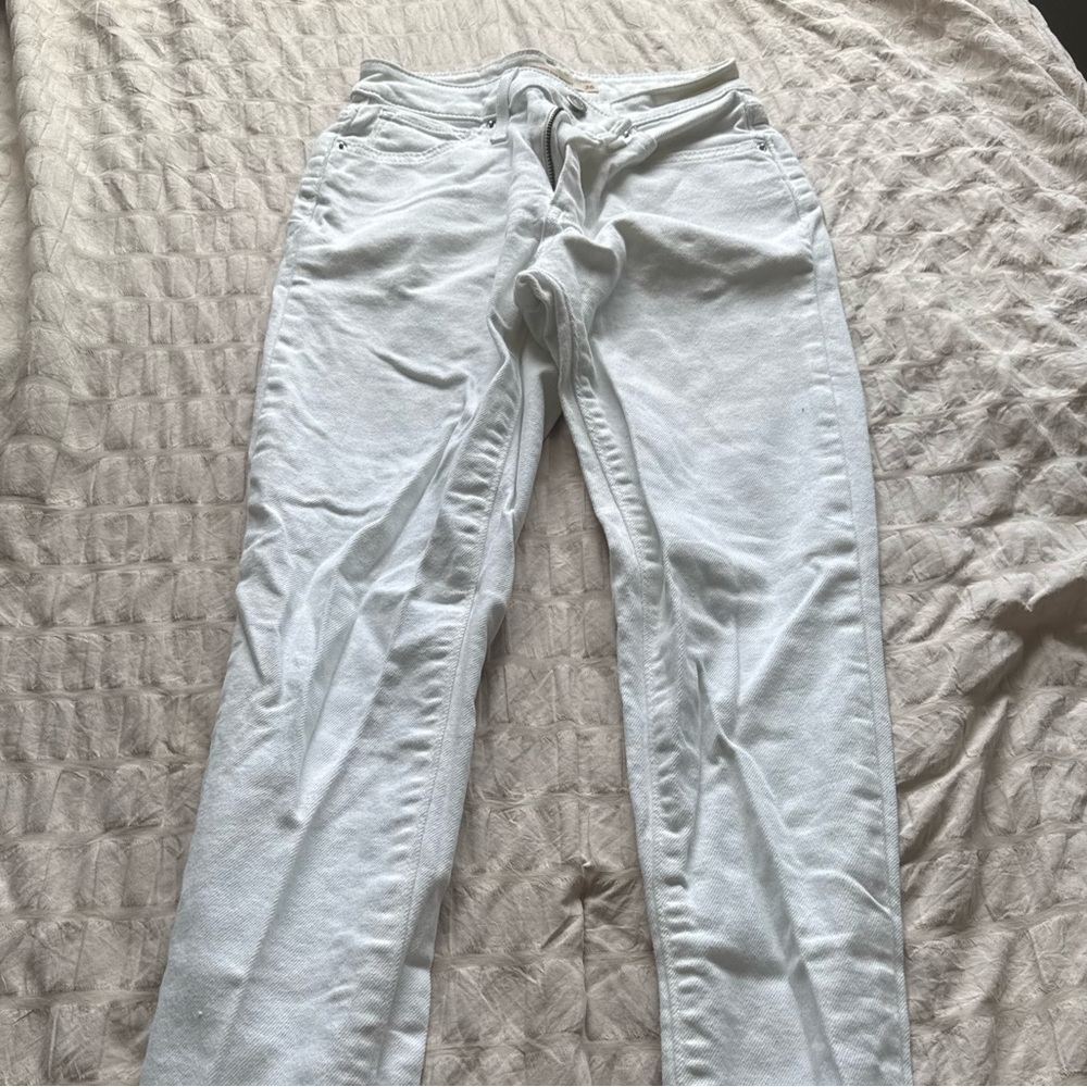 White Denim Levi’s Jeans